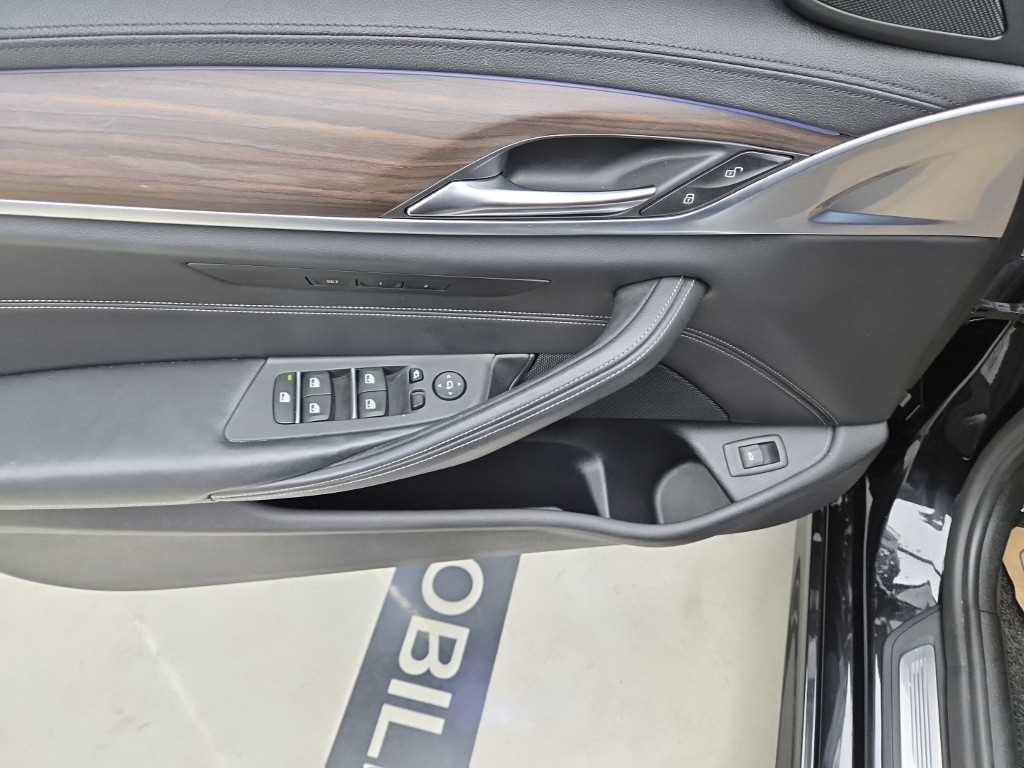 BMW 5시리즈 5시리즈 (G30) 520d M 스포츠 플러스 이미지 11