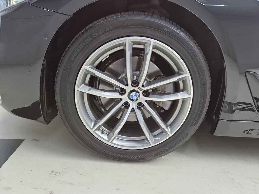 BMW 5시리즈 5시리즈 (G30) 520d M 스포츠 플러스 이미지 17
