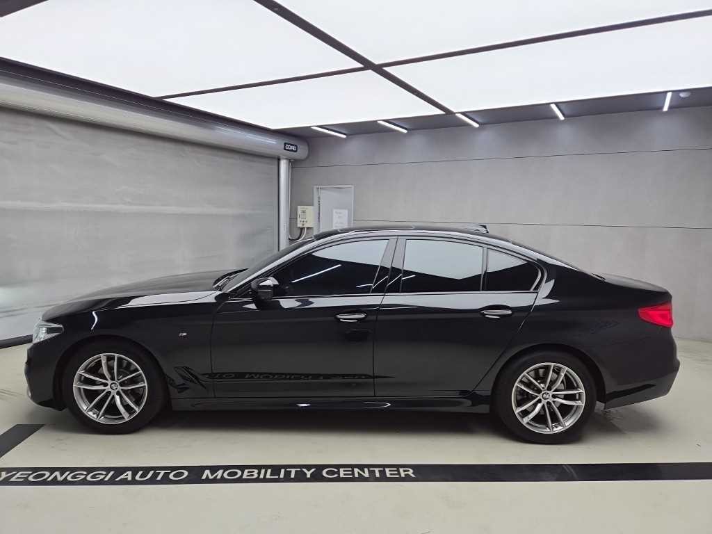 BMW 5시리즈 5시리즈 (G30) 520d M 스포츠 플러스 이미지 4