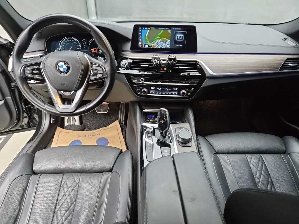 BMW 5시리즈 5시리즈 (G30) 520d M 스포츠 플러스 이미지 7