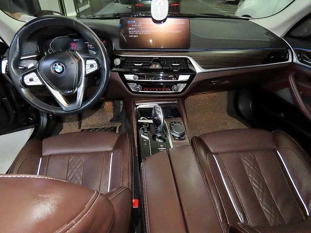 BMW 5시리즈 5시리즈 (G30) 530e 럭셔리 이미지 10