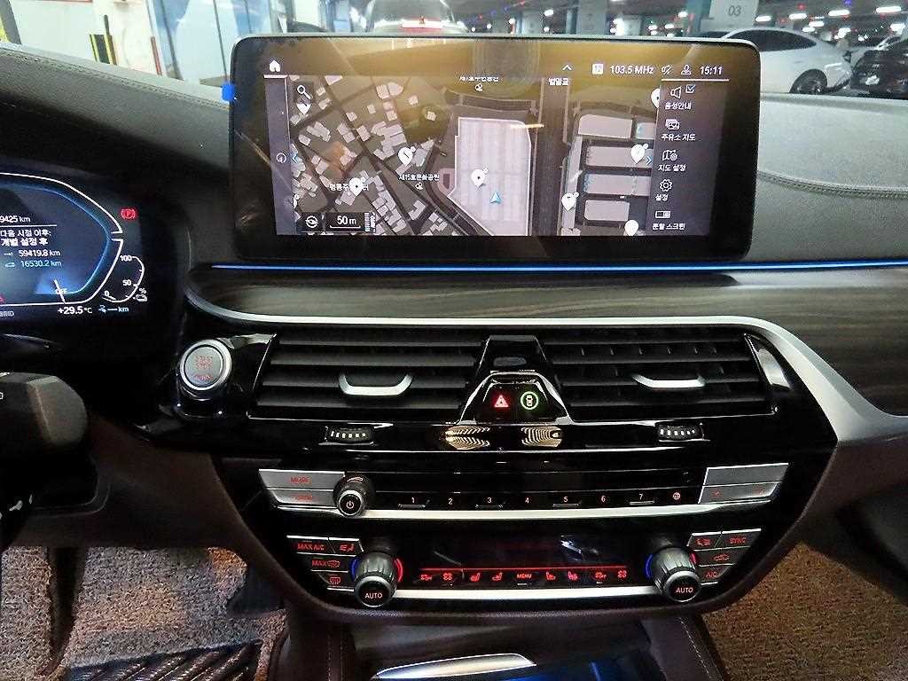 BMW 5시리즈 5시리즈 (G30) 530e 럭셔리 이미지 11
