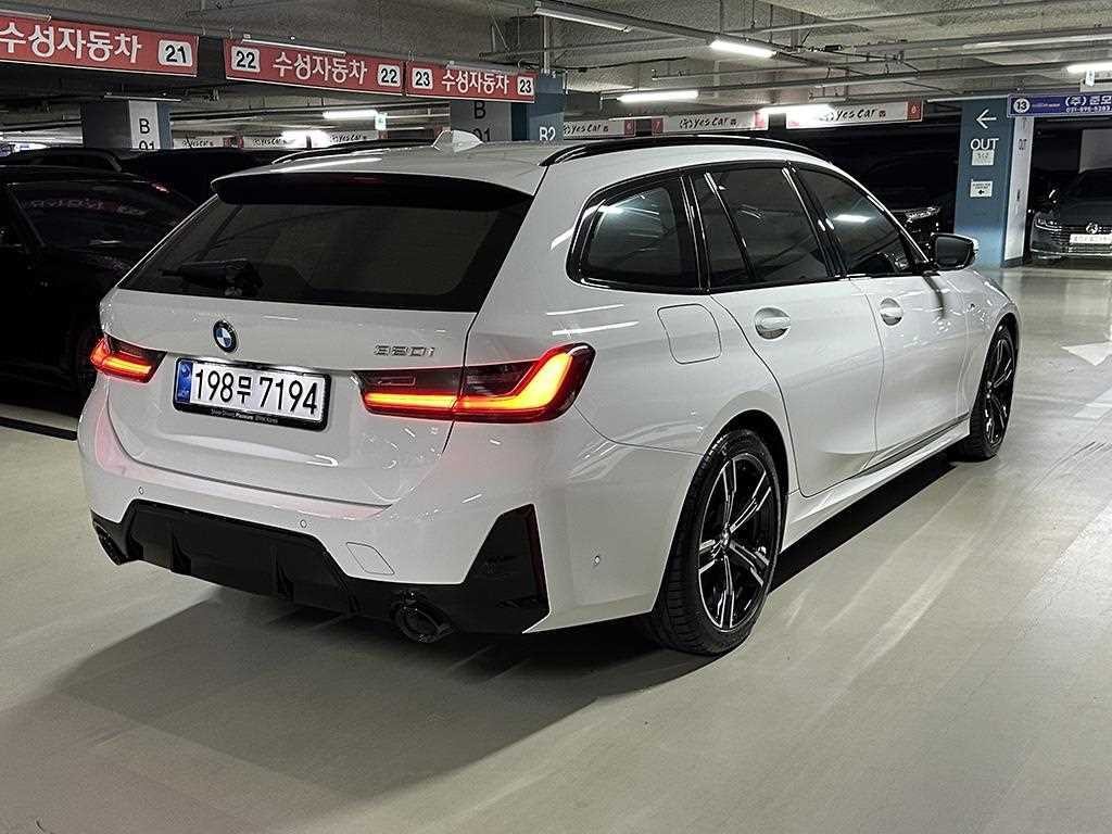 BMW 3시리즈 3시리즈 (G20) 320i 투어링 M 스포츠 이미지 3