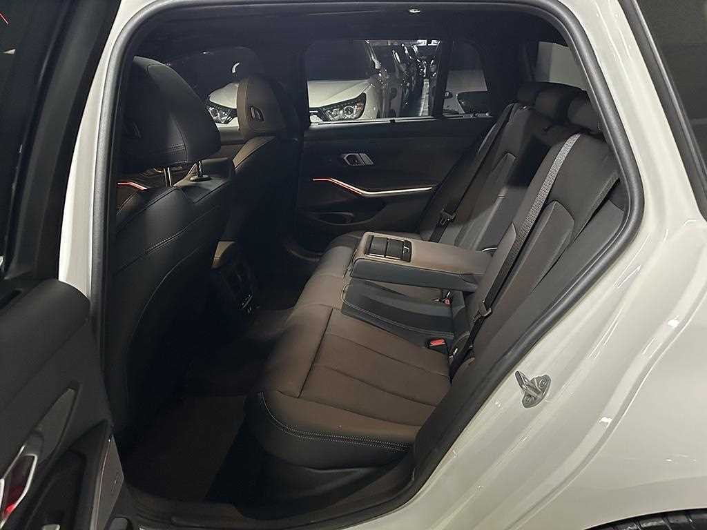 BMW 3시리즈 3시리즈 (G20) 320i 투어링 M 스포츠 이미지 8