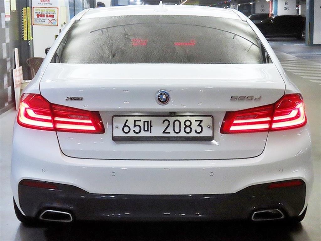 BMW 5시리즈 5시리즈 (G30) 520d xDrive M 스포츠 플러스 이미지 5
