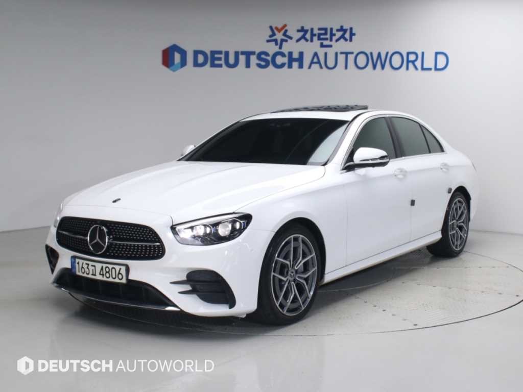 벤츠 E 클래스 E-클래스 W213 E220d 4MATIC AMG라인 이미지 1