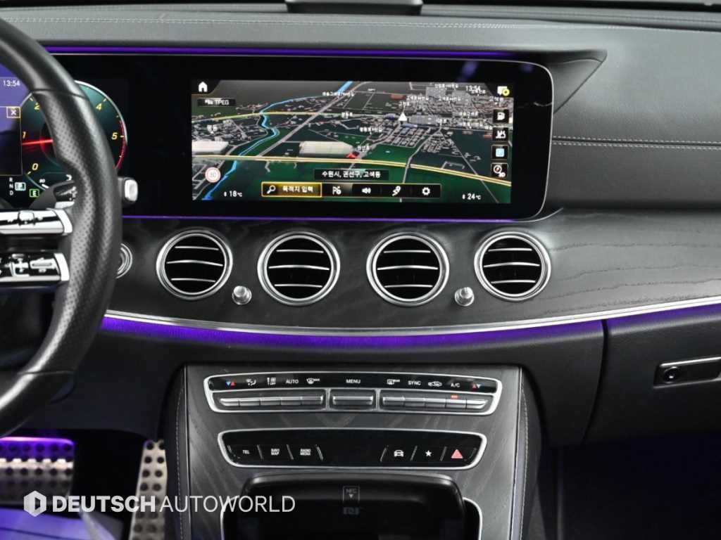 벤츠 E 클래스 E-클래스 W213 E220d 4MATIC AMG라인 이미지 14