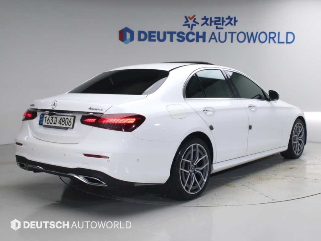 벤츠 E 클래스 E-클래스 W213 E220d 4MATIC AMG라인 이미지 2