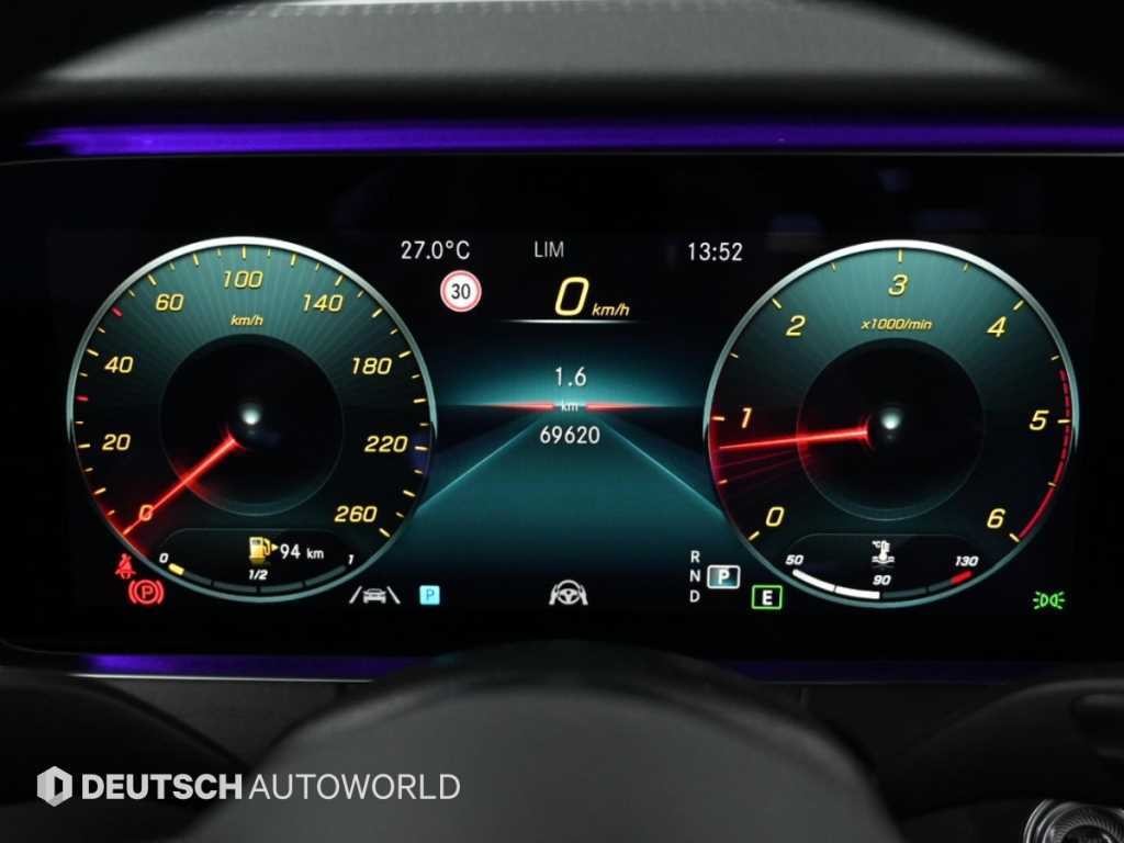 벤츠 E 클래스 E-클래스 W213 E220d 4MATIC AMG라인 이미지 8