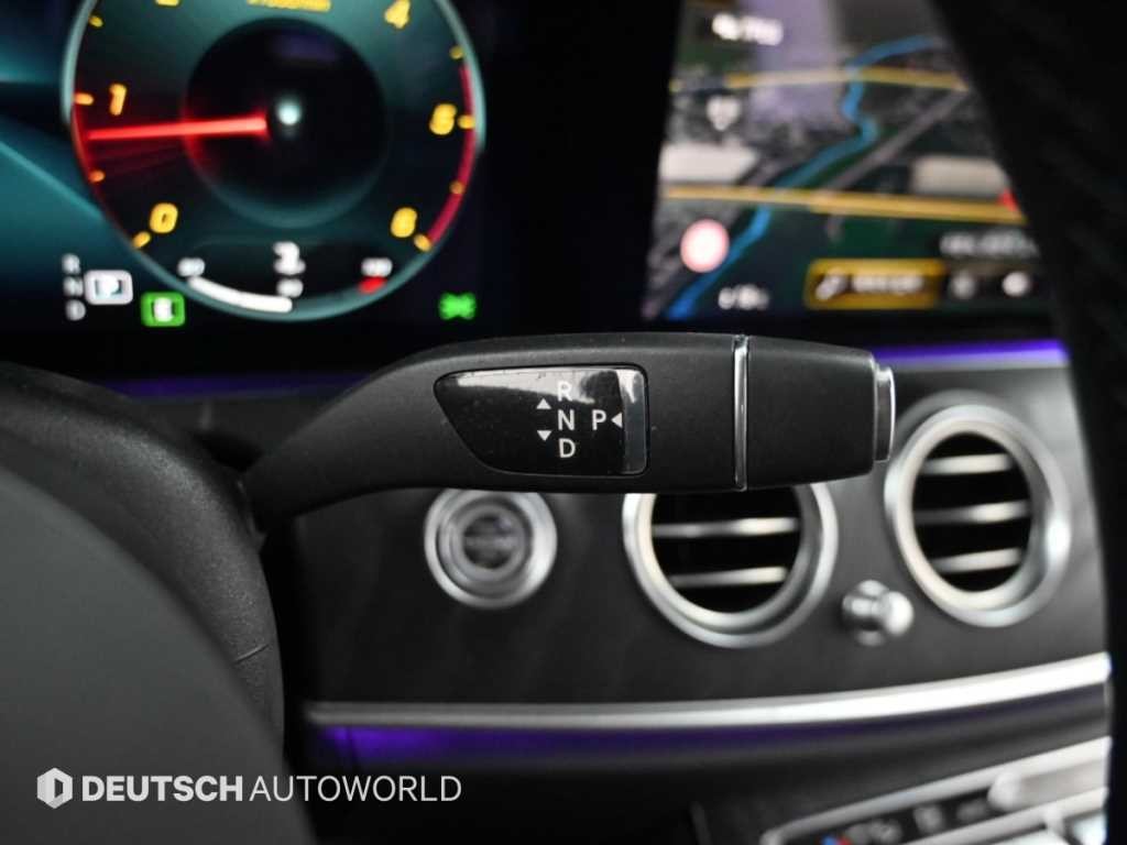 벤츠 E 클래스 E-클래스 W213 E220d 4MATIC AMG라인 이미지 9