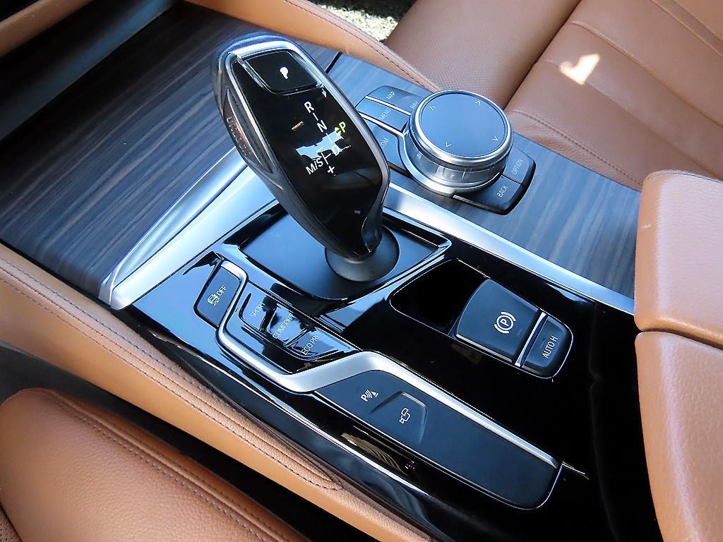BMW 5시리즈 5시리즈 (G30) 520d xDrive M 스포츠 플러스 이미지 11