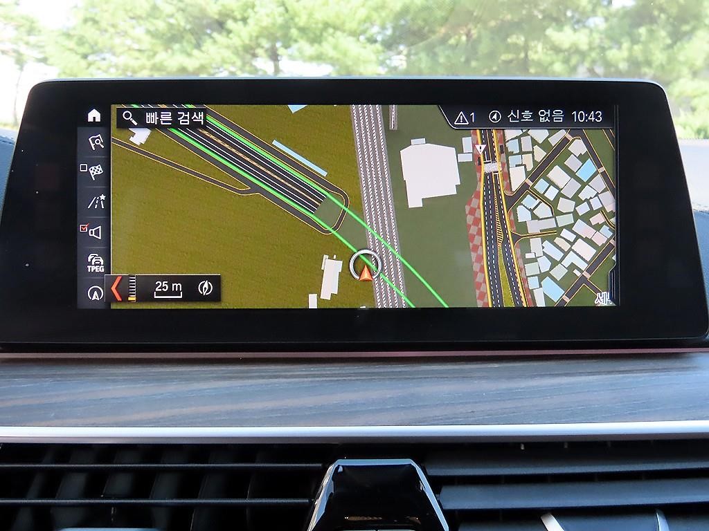 BMW 5시리즈 5시리즈 (G30) 520d xDrive M 스포츠 플러스 이미지 14