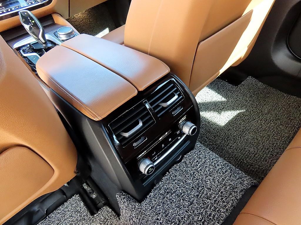 BMW 5시리즈 5시리즈 (G30) 520d xDrive M 스포츠 플러스 이미지 16