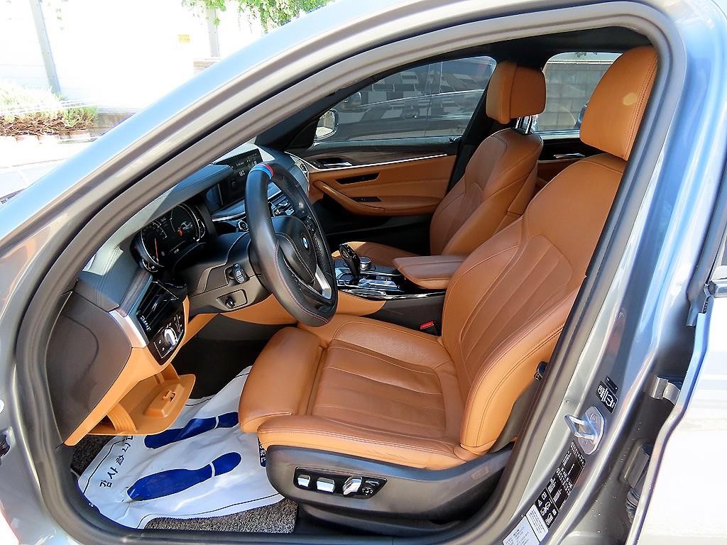 BMW 5시리즈 5시리즈 (G30) 520d xDrive M 스포츠 플러스 이미지 5