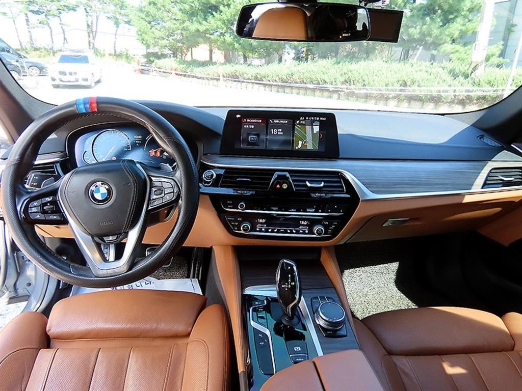 BMW 5시리즈 5시리즈 (G30) 520d xDrive M 스포츠 플러스 이미지 7