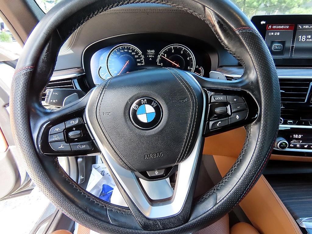 BMW 5시리즈 5시리즈 (G30) 520d xDrive M 스포츠 플러스 이미지 8