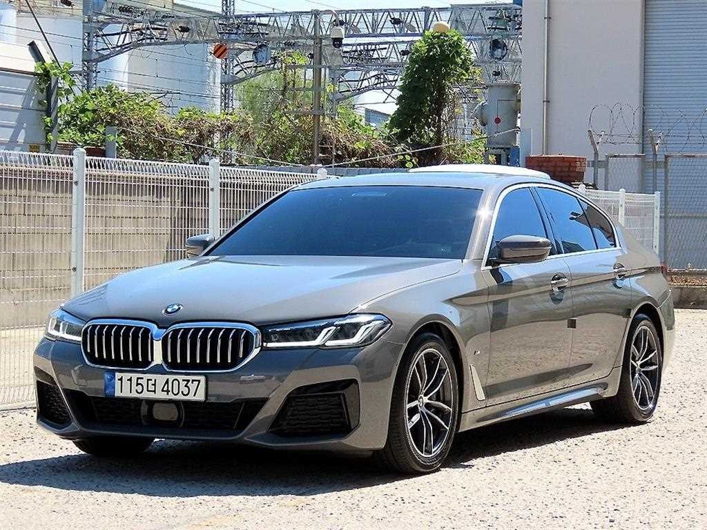 BMW 5시리즈 5시리즈 (G30) 520i M 스포츠 이미지 2