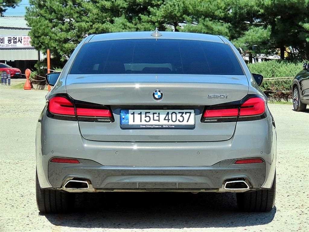 BMW 5시리즈 5시리즈 (G30) 520i M 스포츠 이미지 4