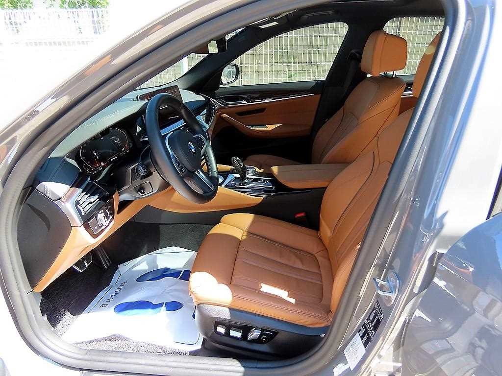 BMW 5시리즈 5시리즈 (G30) 520i M 스포츠 이미지 5