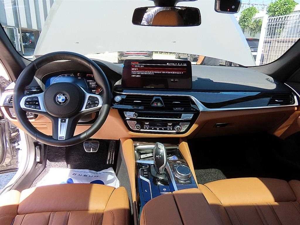 BMW 5시리즈 5시리즈 (G30) 520i M 스포츠 이미지 7