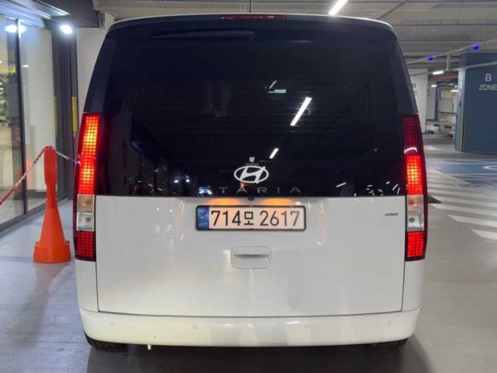 현대 스타리아 4WD 디젤 투어러 모던 11인승 이미지 5