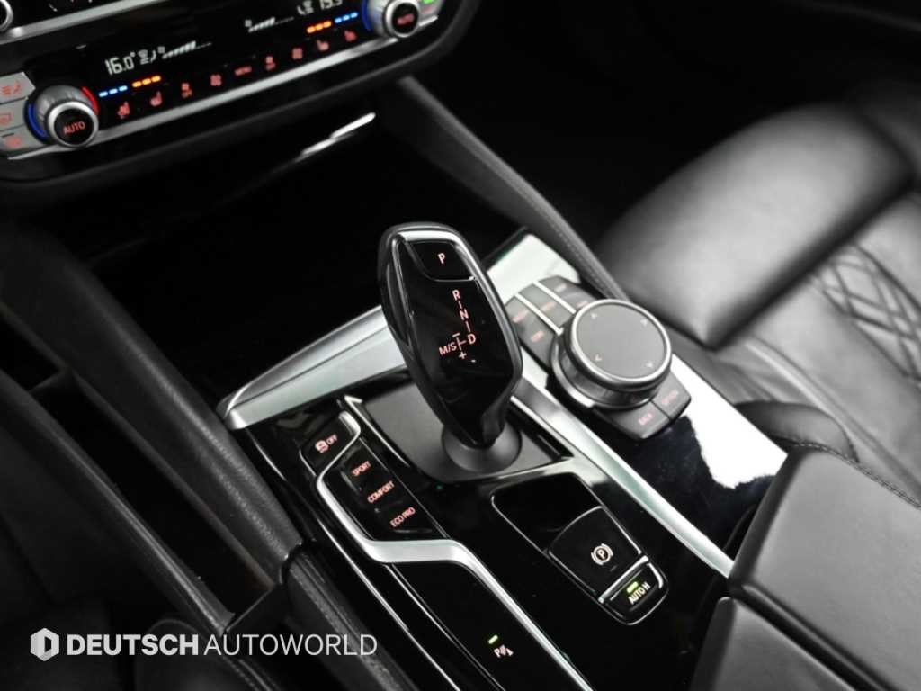 BMW 5시리즈 5시리즈 (G30) 523d xDrive M 스포츠 이미지 9