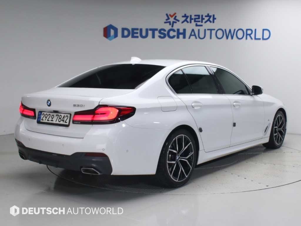 BMW 5시리즈 5시리즈 (G30) 530i M 스포츠 이미지 2