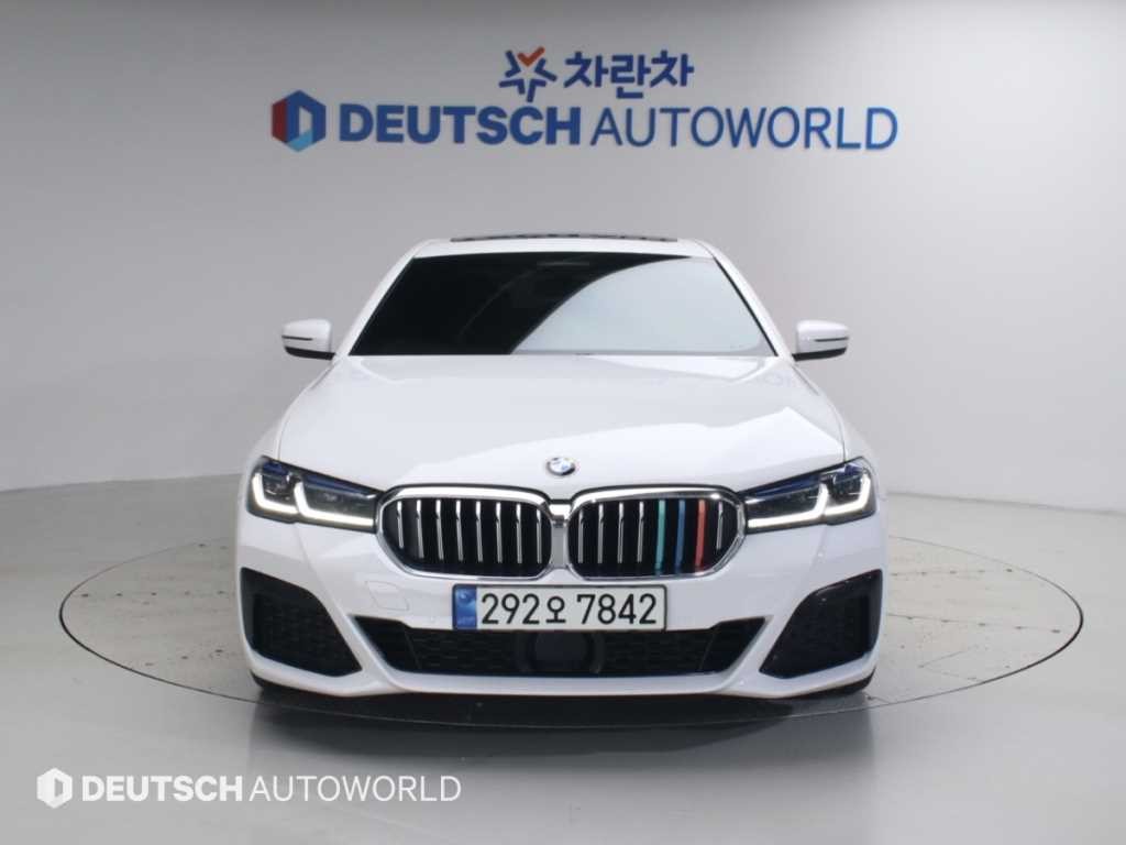BMW 5시리즈 5시리즈 (G30) 530i M 스포츠 이미지 3