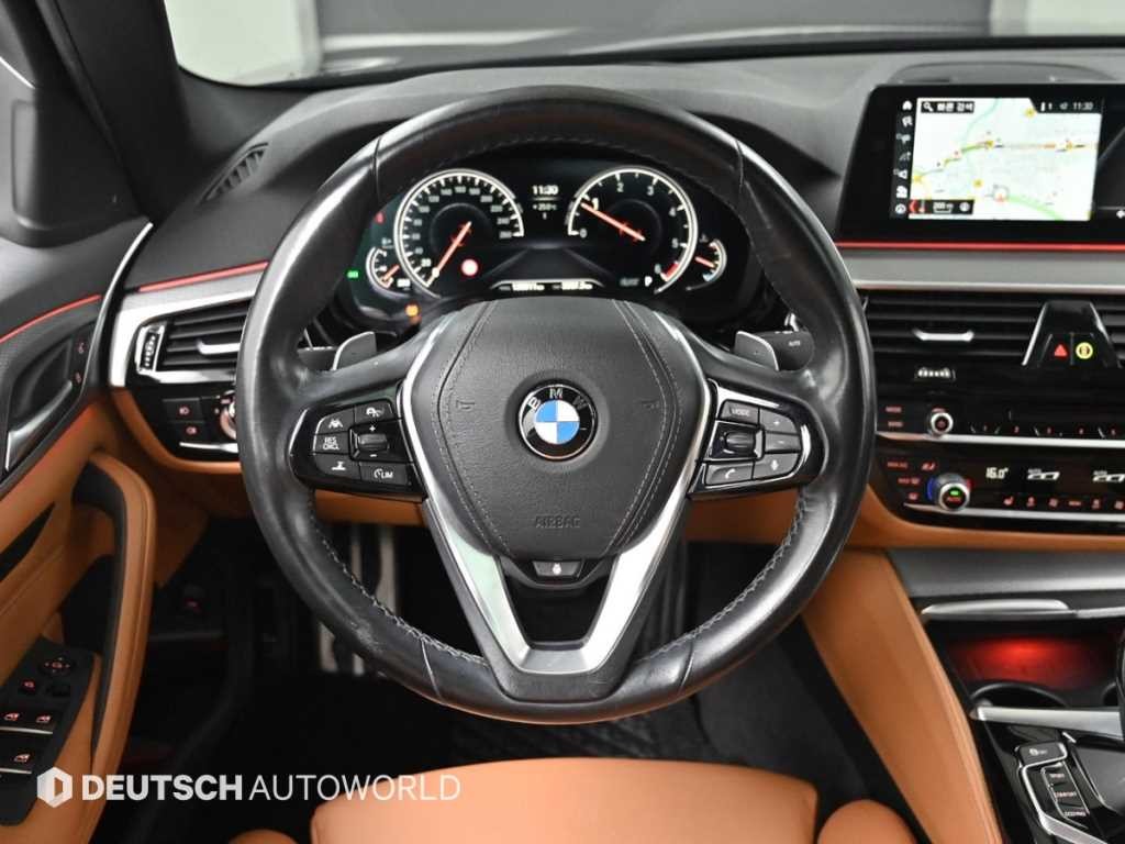BMW 5시리즈 5시리즈 (G30) 520d M 스포츠 이미지 13