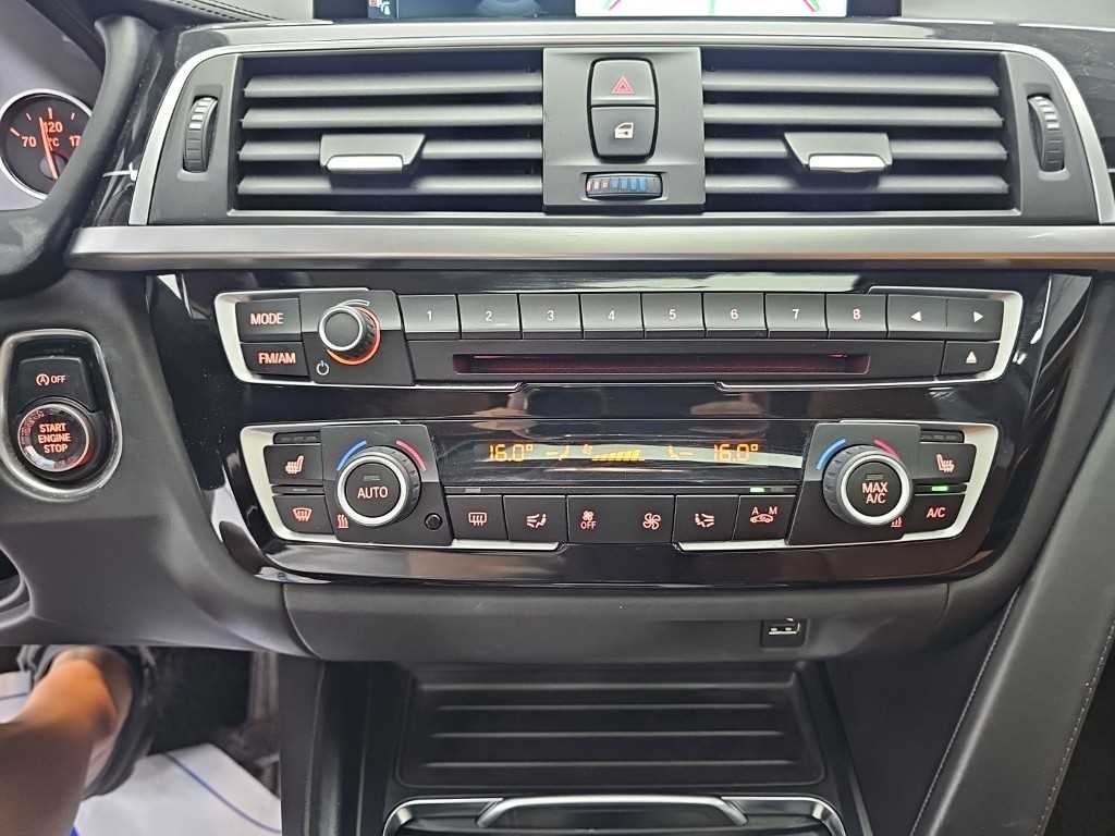 BMW 4시리즈 4시리즈 (F32) 420i 그란쿠페 럭셔리 이미지 10