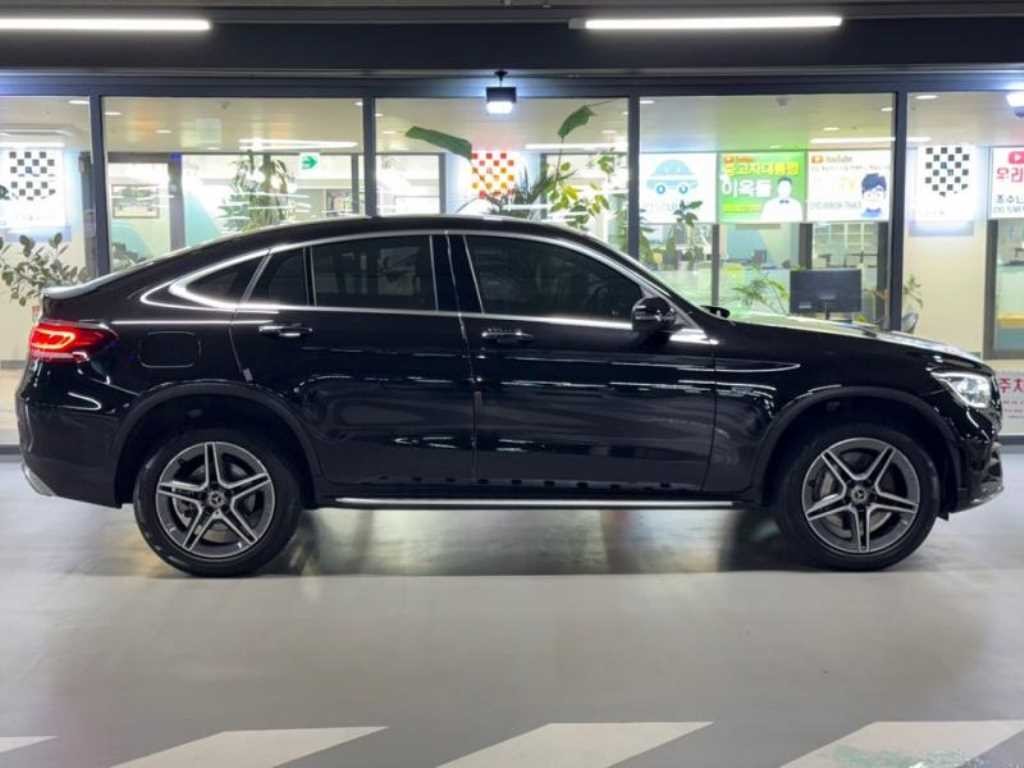 벤츠 GLC 클래스 GLC클래스 X253 GLC 300 e 4MATIC 쿠페 이미지 3