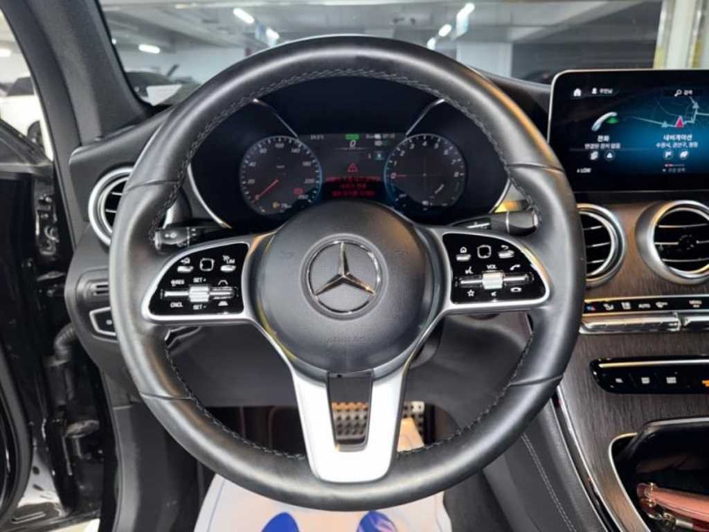 벤츠 GLC 클래스 GLC클래스 X253 GLC 300 e 4MATIC 쿠페 이미지 8