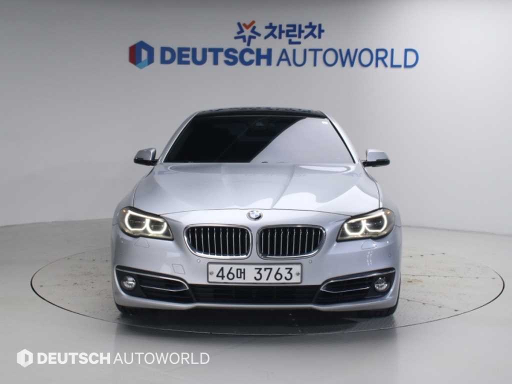 BMW 5시리즈 5시리즈 (F10) 520d 럭셔리 이미지 3