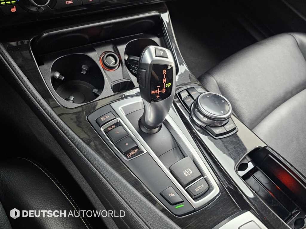 BMW 5시리즈 5시리즈 (F10) 520d 럭셔리 이미지 9