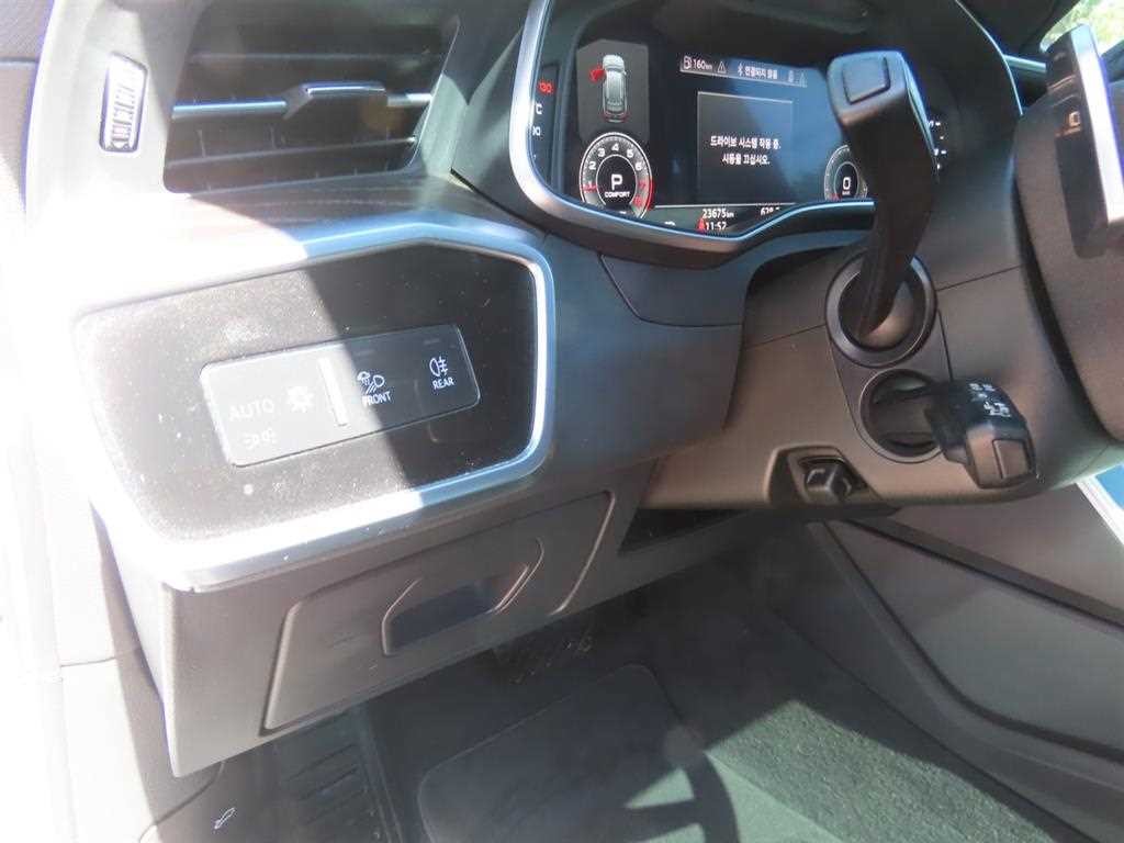 아우디 A6 A6 (C8) 45 TFSI 콰트로 프리미엄 이미지 15