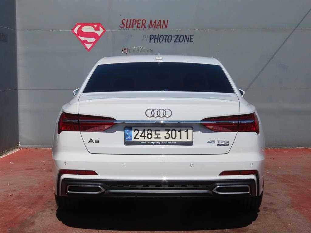 아우디 A6 A6 (C8) 45 TFSI 콰트로 프리미엄 이미지 4