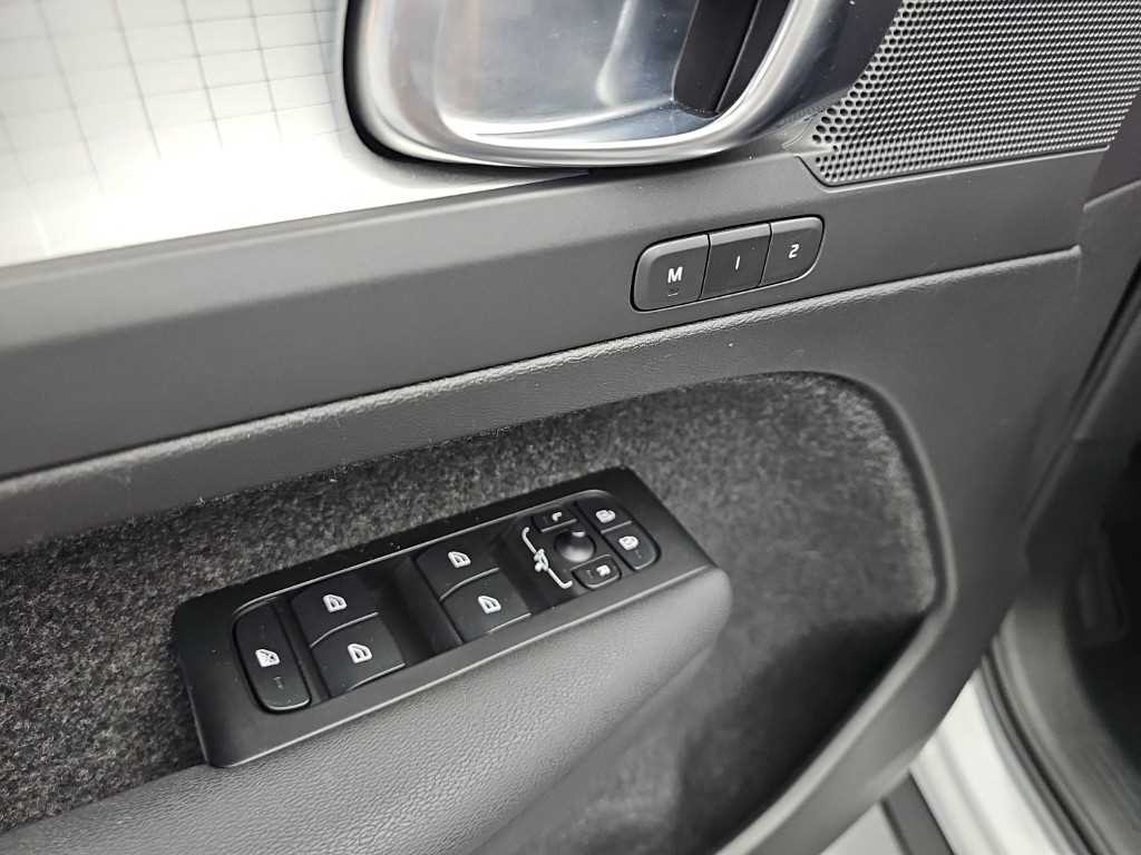 볼보 XC40 XC40 리차지 리차지 트윈 AWD 이미지 19