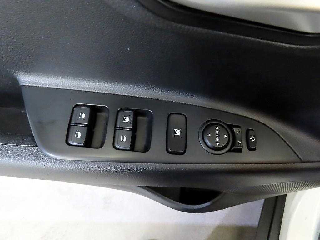 기아 스토닉 가솔린 1.4 디럭스 이미지 15