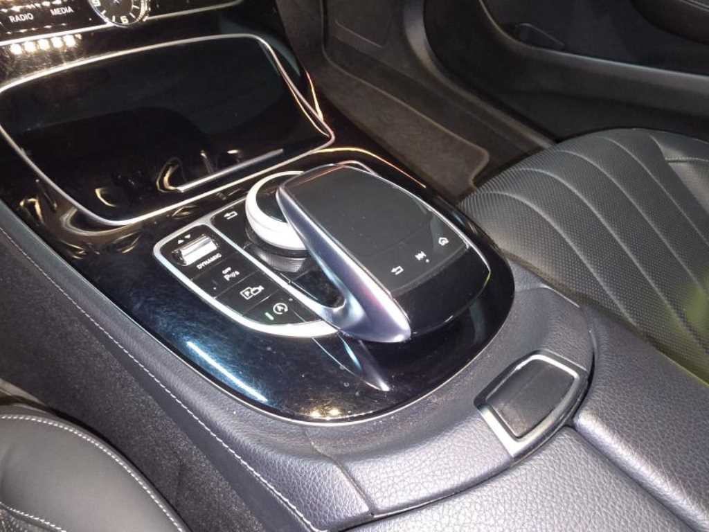 벤츠 E 클래스 E-클래스 W213 E300 4MATIC 익스클루시브 이미지 15