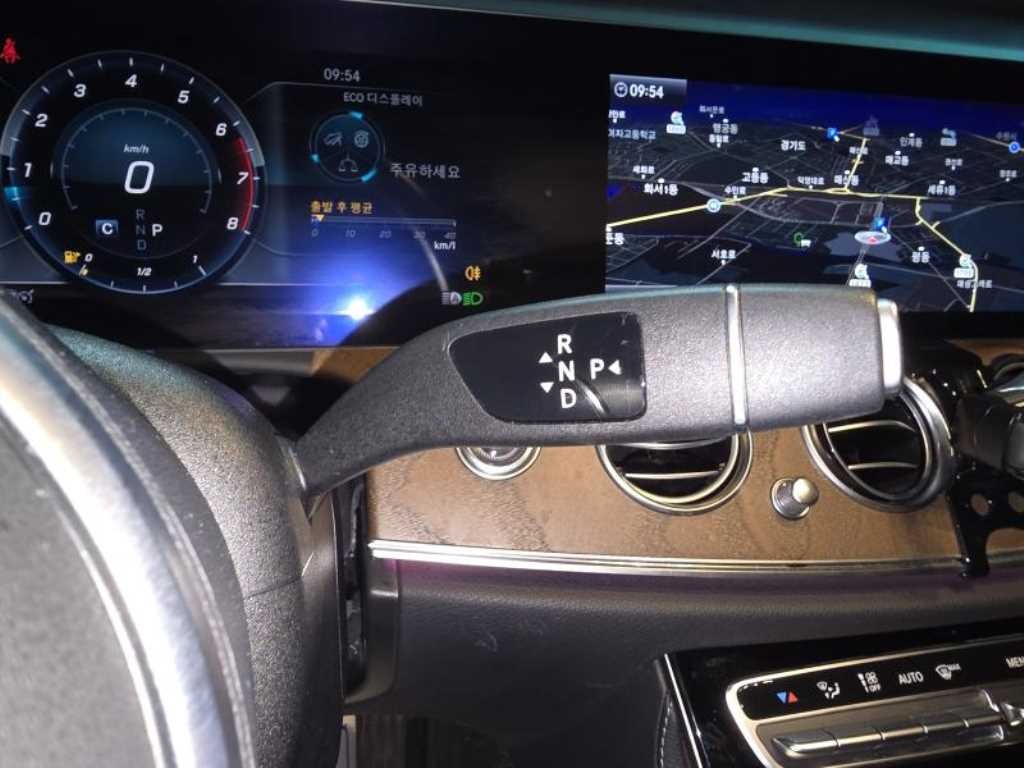 벤츠 E 클래스 E-클래스 W213 E300 4MATIC 익스클루시브 이미지 16