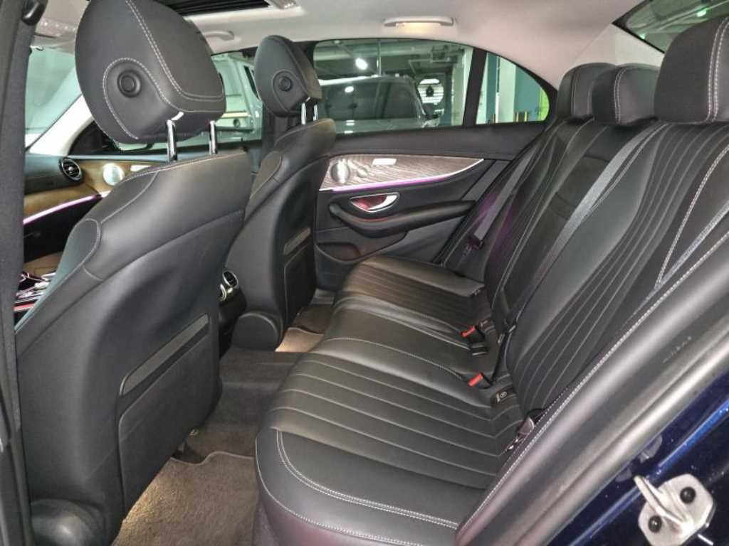 벤츠 E 클래스 E-클래스 W213 E300 4MATIC 익스클루시브 이미지 8