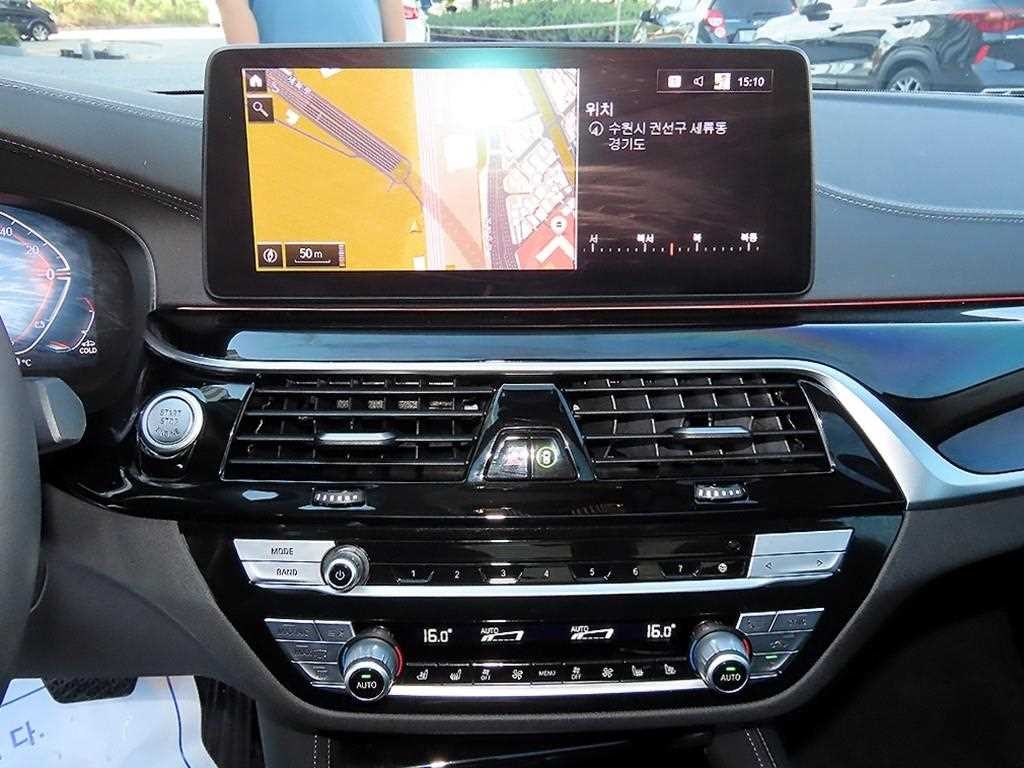 BMW 5시리즈 5시리즈 (G30) 523d 럭셔리 이미지 13