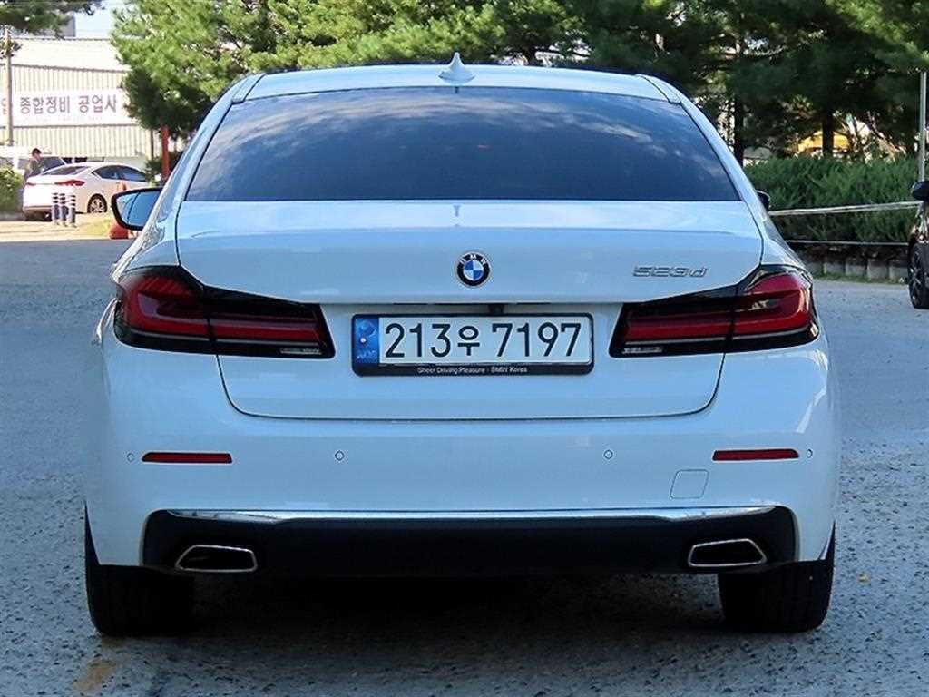 BMW 5시리즈 5시리즈 (G30) 523d 럭셔리 이미지 4