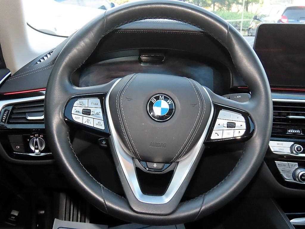 BMW 5시리즈 5시리즈 (G30) 523d 럭셔리 이미지 8