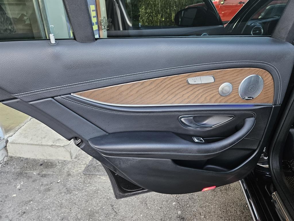 벤츠 E 클래스 E-클래스 W213 E300 4MATIC 익스클루시브 이미지 15