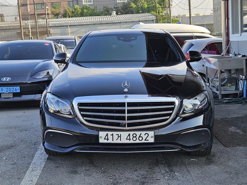 벤츠 E 클래스 E-클래스 W213 E300 4MATIC 익스클루시브 이미지 2