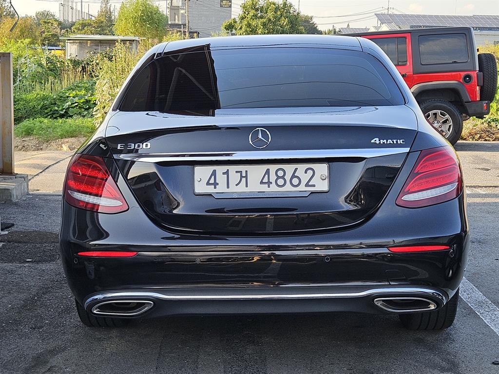 벤츠 E 클래스 E-클래스 W213 E300 4MATIC 익스클루시브 이미지 4