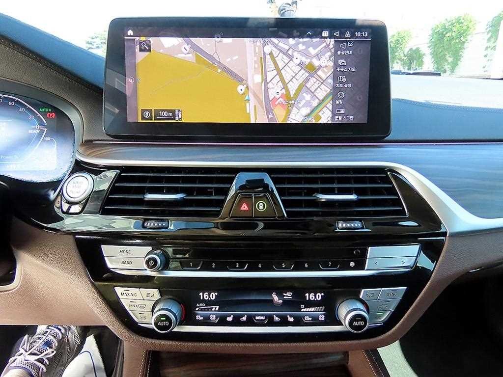 BMW 5시리즈 5시리즈 (G30) 530e 럭셔리 이미지 13