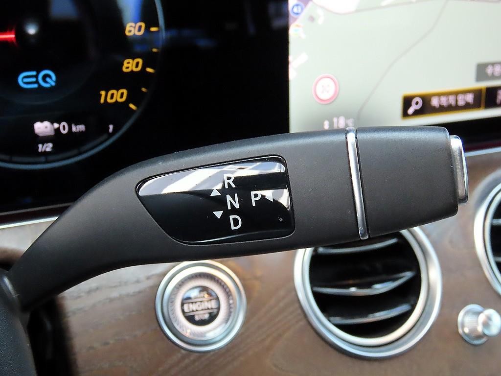 벤츠 E 클래스 E-클래스 W213 E300e 4MATIC 익스클루시브 이미지 11