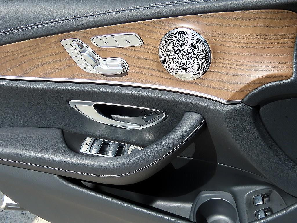벤츠 E 클래스 E-클래스 W213 E300e 4MATIC 익스클루시브 이미지 12
